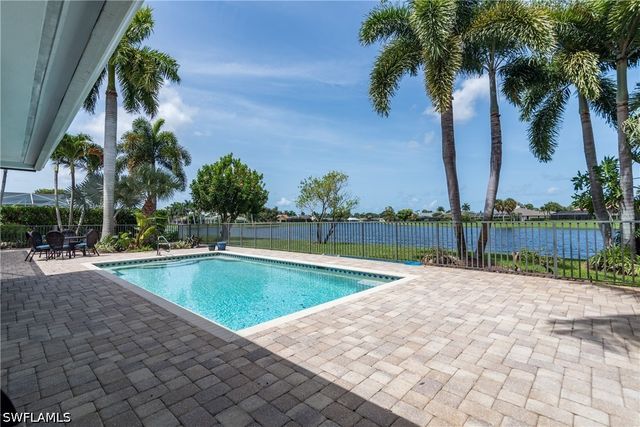 2500 Kings Lake BLVD, Naples, FL 34112