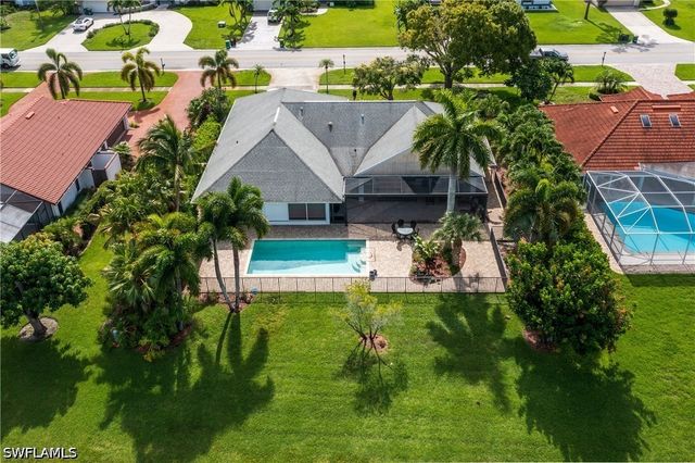 2500 Kings Lake BLVD, Naples, FL 34112