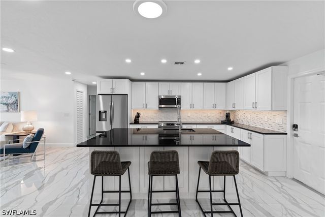 2500 Kings Lake BLVD, Naples, FL 34112