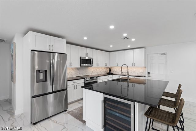 2500 Kings Lake BLVD, Naples, FL 34112