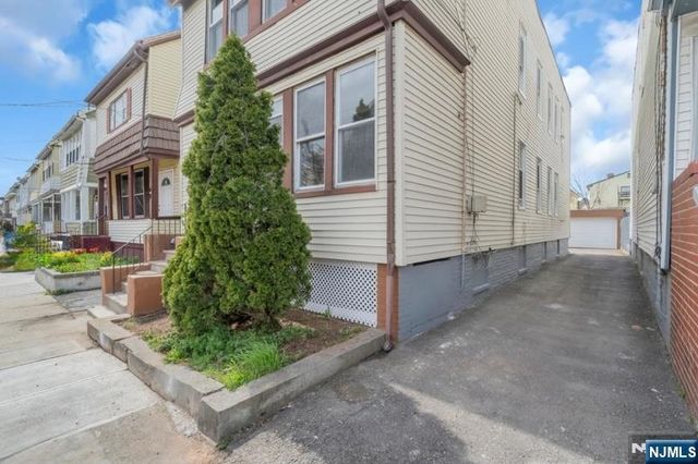 89 Schley Street, Newark, NJ 07112