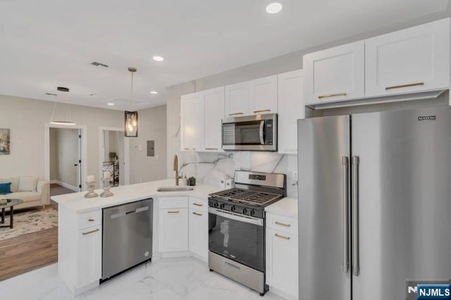 89 Schley Street, Newark, NJ 07112
