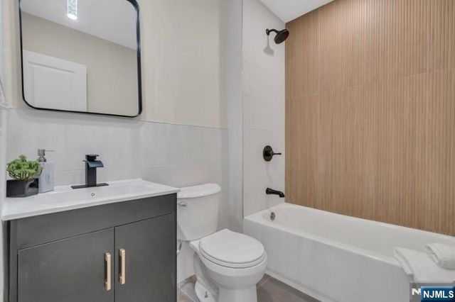 89 Schley Street, Newark, NJ 07112