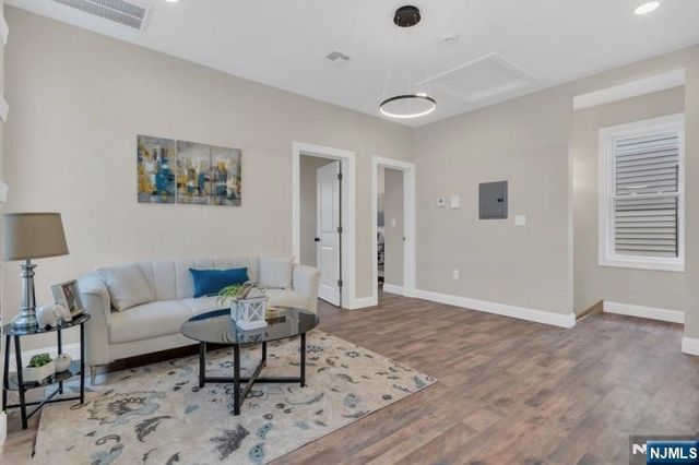 89 Schley Street, Newark, NJ 07112