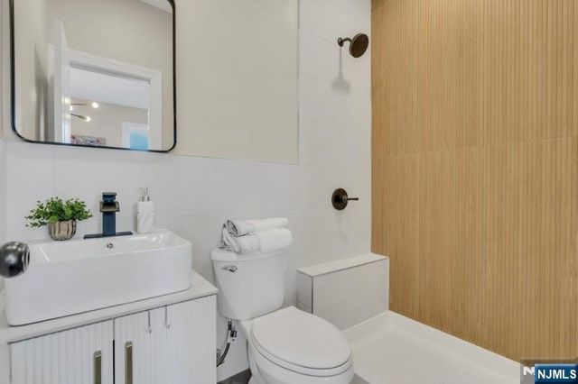 89 Schley Street, Newark, NJ 07112
