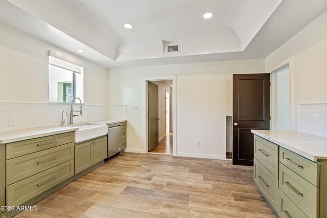 125 E CORONADO Road, Phoenix, AZ 85004