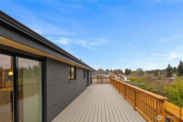 2518 36th Avenue W, Seattle, WA 98199