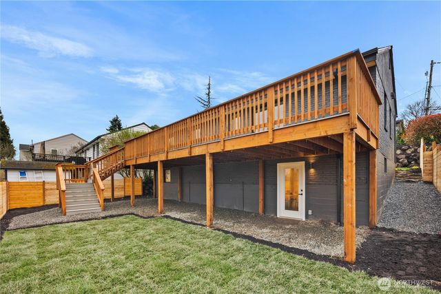 2518 36th Avenue W, Seattle, WA 98199