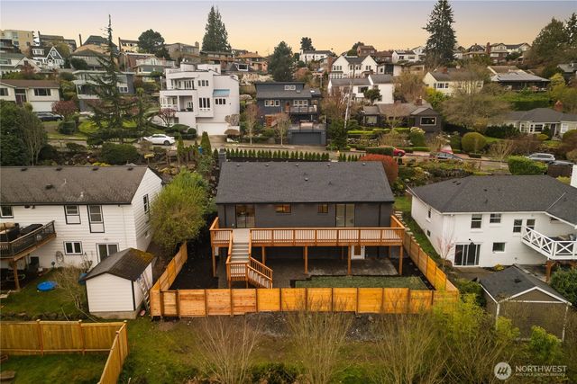 2518 36th Avenue W, Seattle, WA 98199