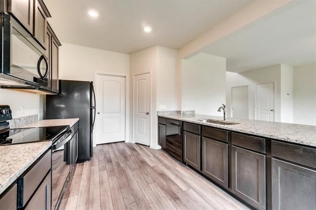923 Primrose Drive, Sanger, TX 76266