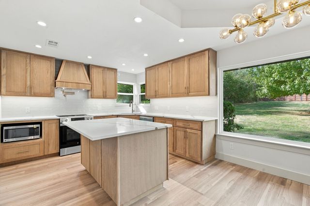 316 Oak Valley Drive, Colleyville, TX 76034