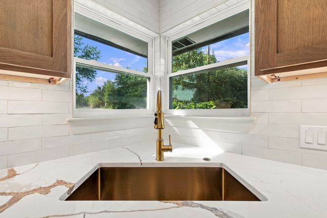 316 Oak Valley Drive, Colleyville, TX 76034