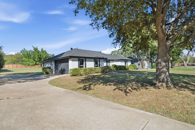 316 Oak Valley Drive, Colleyville, TX 76034