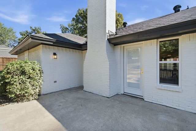 316 Oak Valley Drive, Colleyville, TX 76034
