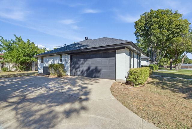 316 Oak Valley Drive, Colleyville, TX 76034