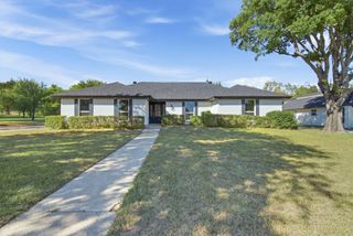 316 Oak Valley Drive, Colleyville, TX 76034