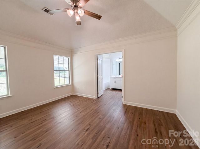 10530 Southern Oak Court, Charlotte, NC 28214