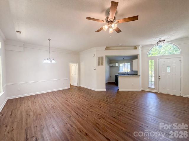 10530 Southern Oak Court, Charlotte, NC 28214
