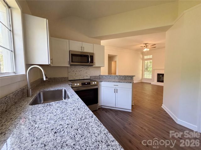 10530 Southern Oak Court, Charlotte, NC 28214