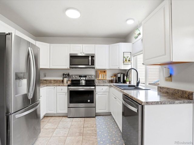 3036 S Halifax St, Aurora, CO 80013