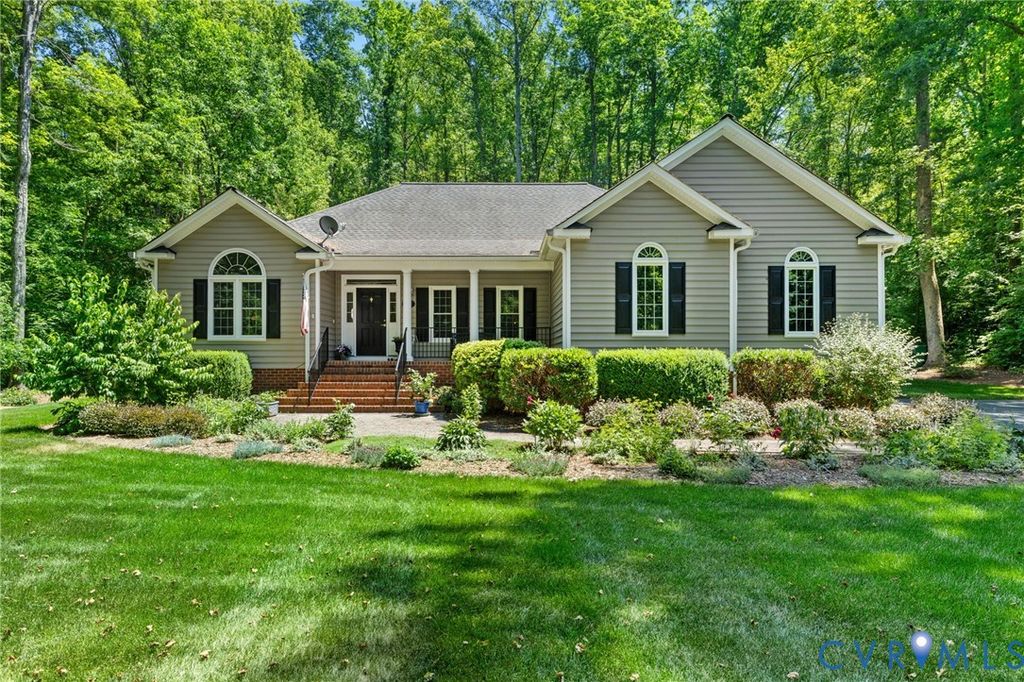 13998 Taylors Overlook Ct, Montpelier, VA 23192