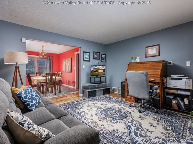 712 Christian Drive, Charleston, WV 25303