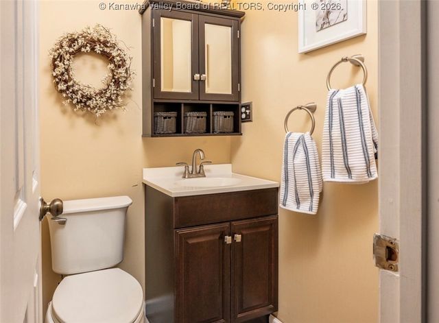 712 Christian Drive, Charleston, WV 25303