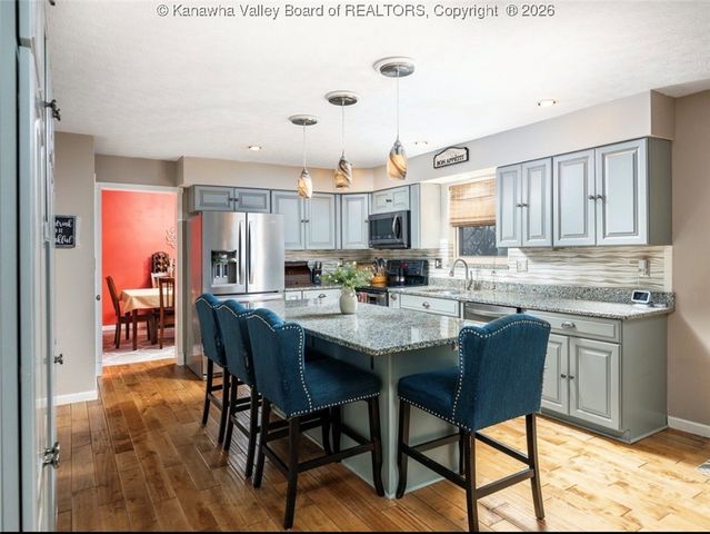 712 Christian Drive, Charleston, WV 25303