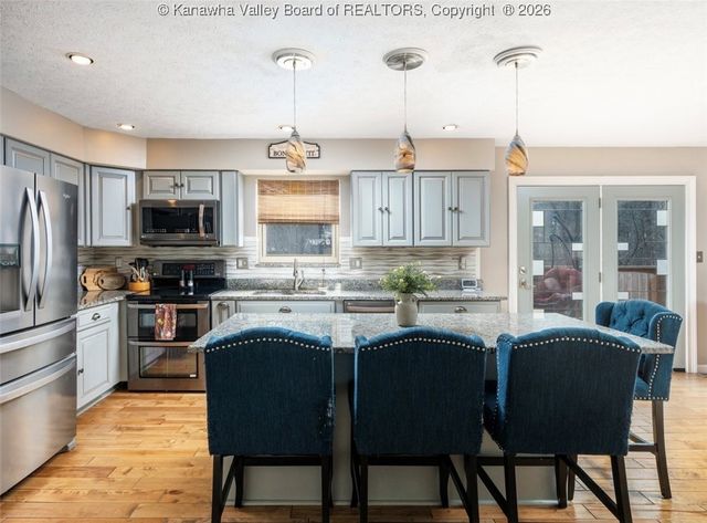 712 Christian Drive, Charleston, WV 25303