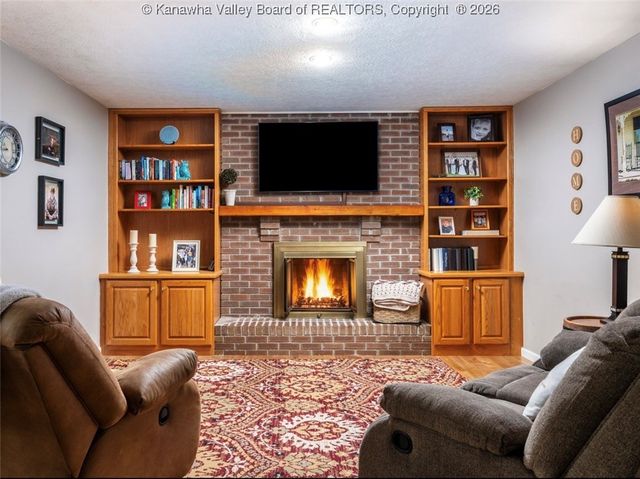 712 Christian Drive, Charleston, WV 25303