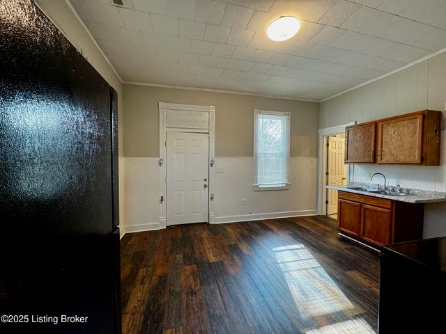 2722 Slevin St, Louisville, KY 40212