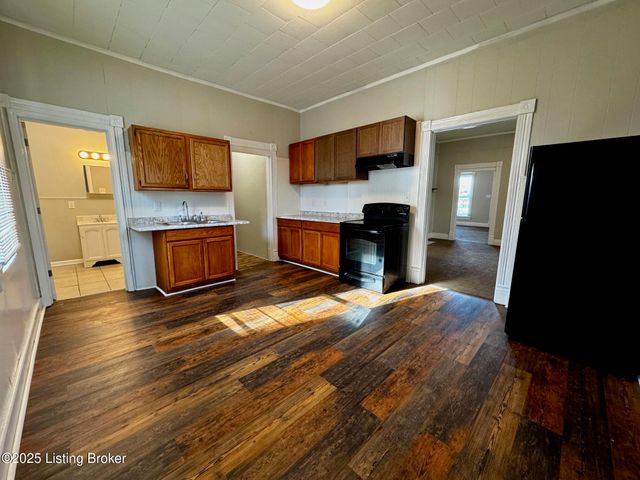 2722 Slevin St, Louisville, KY 40212