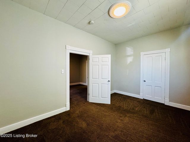 2722 Slevin St, Louisville, KY 40212