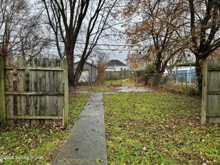 2722 Slevin St, Louisville, KY 40212