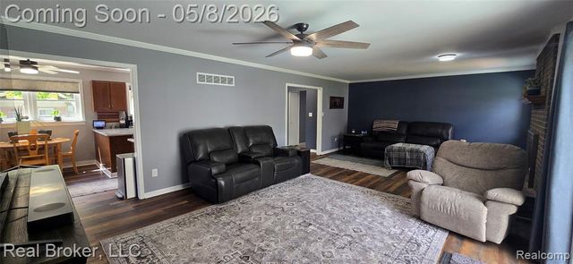6948 Chirrewa Street, Westland, MI 48185