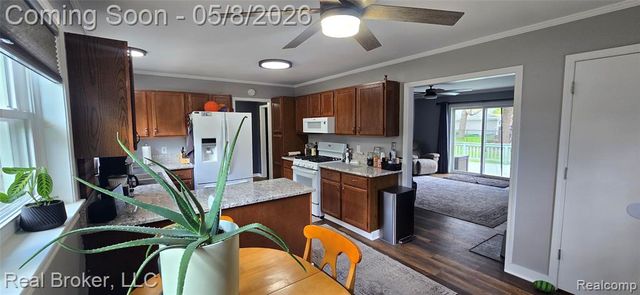 6948 Chirrewa Street, Westland, MI 48185