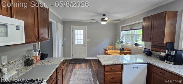 6948 Chirrewa Street, Westland, MI 48185