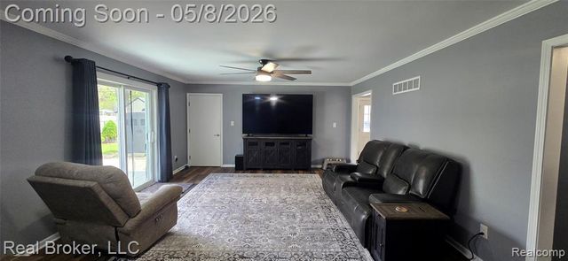 6948 Chirrewa Street, Westland, MI 48185