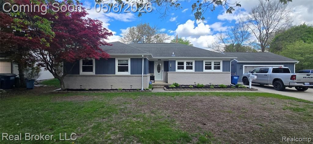 6948 Chirrewa Street, Westland, MI 48185
