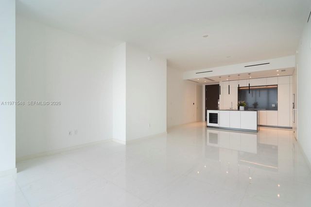 300 Biscayne Blvd Way 5005, Miami, FL 33132