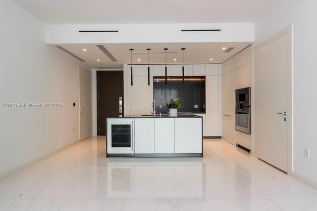 300 Biscayne Blvd Way 5005, Miami, FL 33132