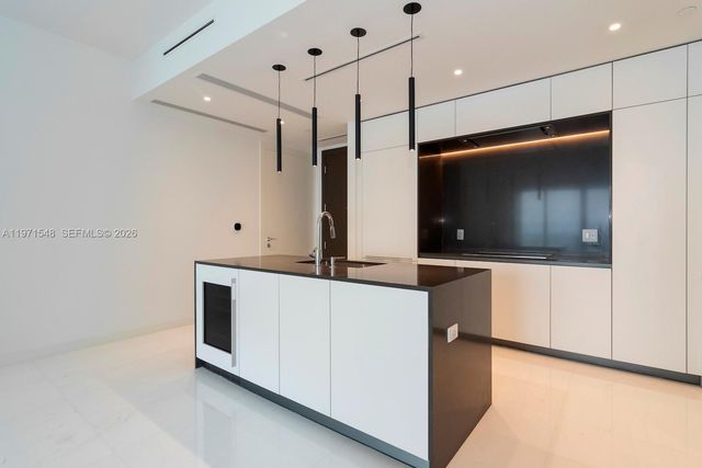 300 Biscayne Blvd Way 5005, Miami, FL 33132