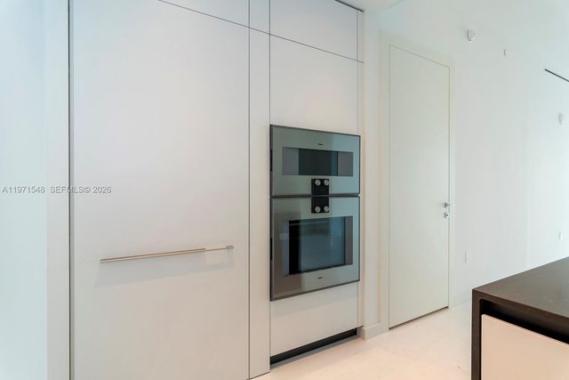 300 Biscayne Blvd Way 5005, Miami, FL 33132