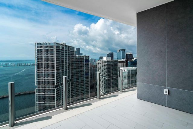 300 Biscayne Blvd Way 5005, Miami, FL 33132