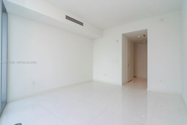 300 Biscayne Blvd Way 5005, Miami, FL 33132