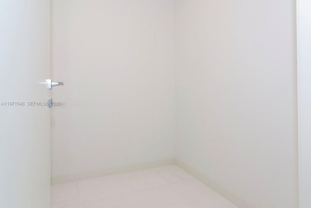 300 Biscayne Blvd Way 5005, Miami, FL 33132