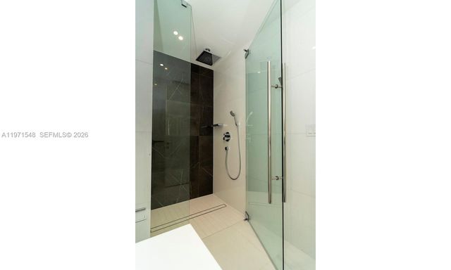 300 Biscayne Blvd Way 5005, Miami, FL 33132