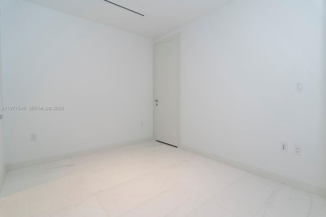 300 Biscayne Blvd Way 5005, Miami, FL 33132