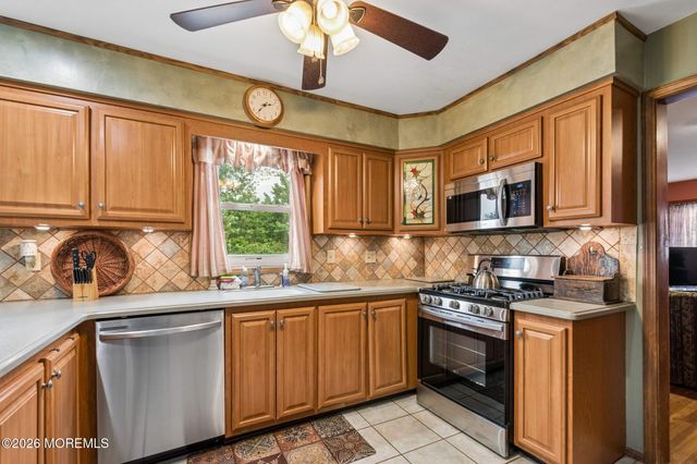 447 Sloping Hill Court, Brick, NJ 08723