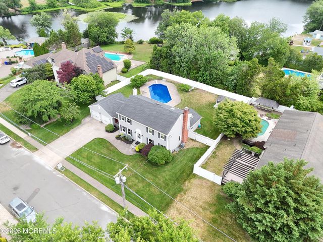 447 Sloping Hill Court, Brick, NJ 08723